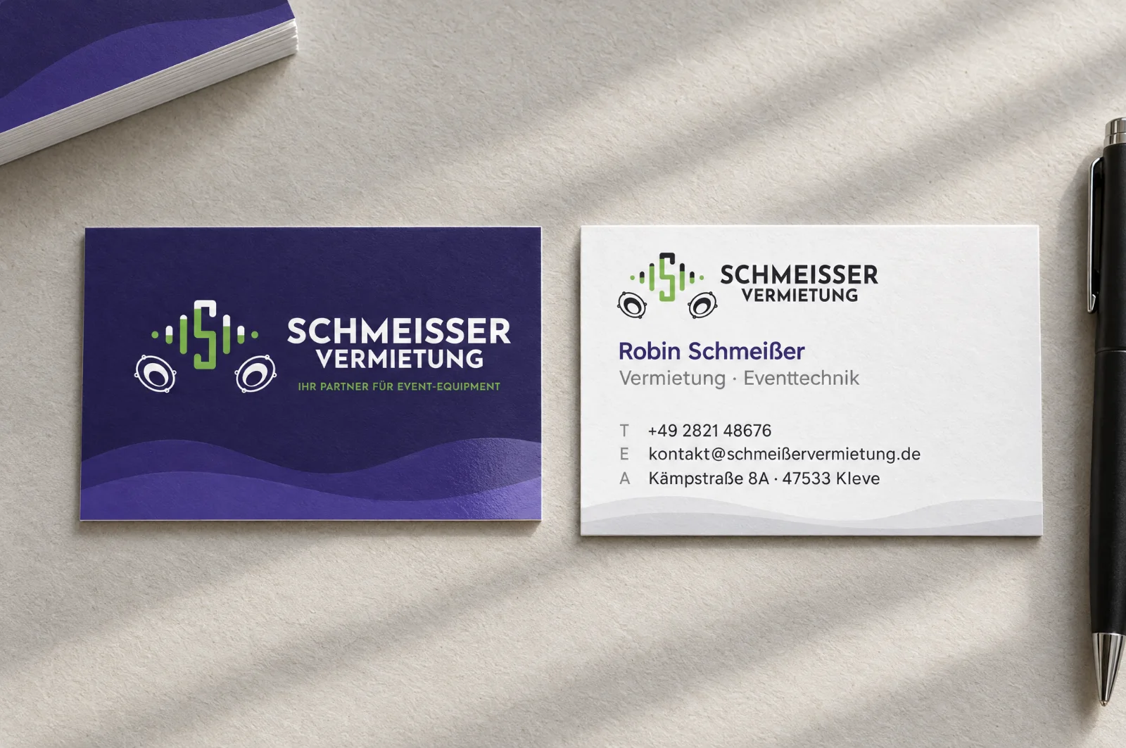 Visitenkarten Schmeißer Vermietung, Vorder- und Rückseite, auf hellem Papier
